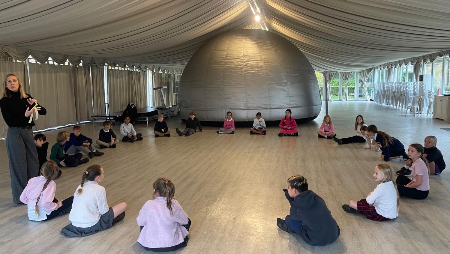 Jenny Eade with a class of 9s (year 5)