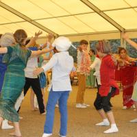 8s Hindu wedding dance