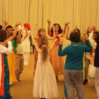 8s Hindu wedding dance