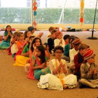 8s Hindu wedding dance